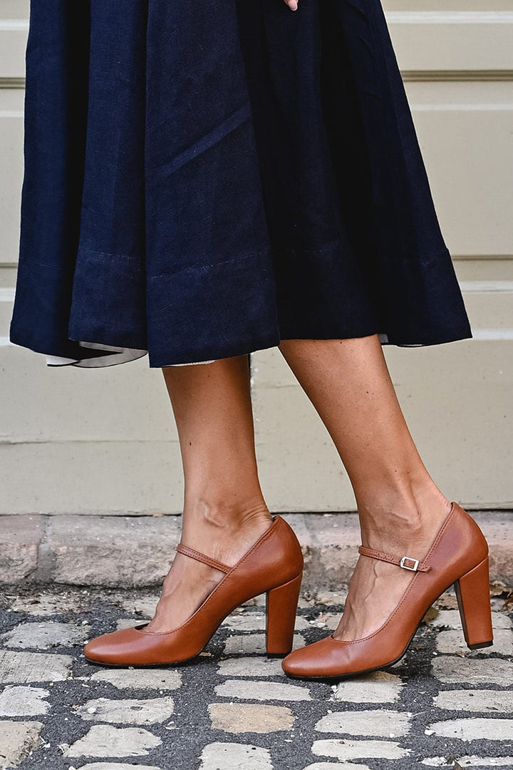 Elizabeth | Comfortable Low-Heel Sandals for Everyday Use