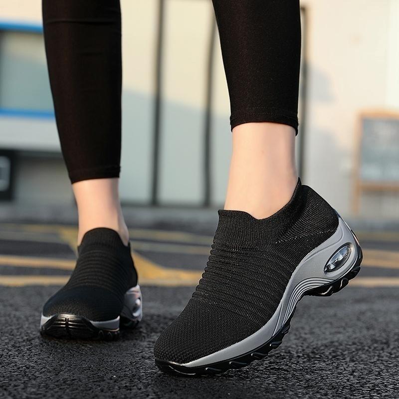 PREMIUM SNEAKERS WITH ARCH SUPPORT