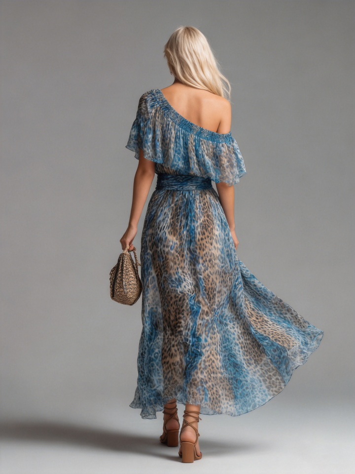Wild - Long chiffon dress with leopard print and bare shoulders