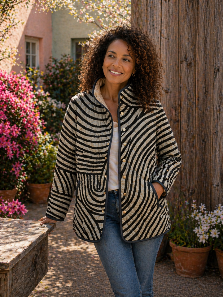 Inaya | Retro Hand-Drawn Circle Design Quilted Jacket
