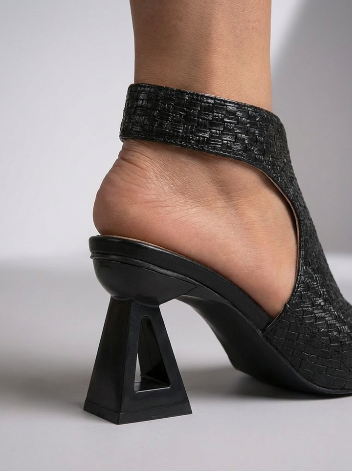BRAIDED | Elegant Woven Sandals